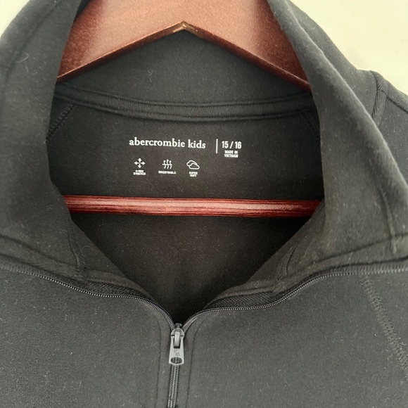 Abercrombie Kids Girls Black Half-Zip Activewear Fleece Jacket — Size 15/16 - Picture 2 of 5